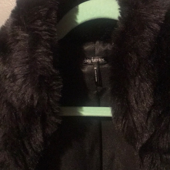 Daisy Fuentes Black Faux Fur Mini Vest - Picture 3 of 6